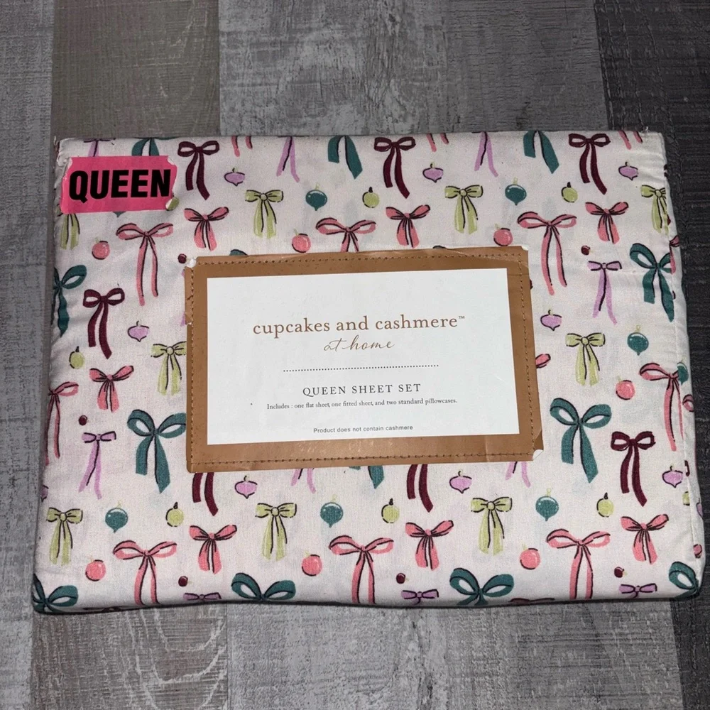 🎀Cupcakes & Cashmere Bow Pattern Queen Sheet Set